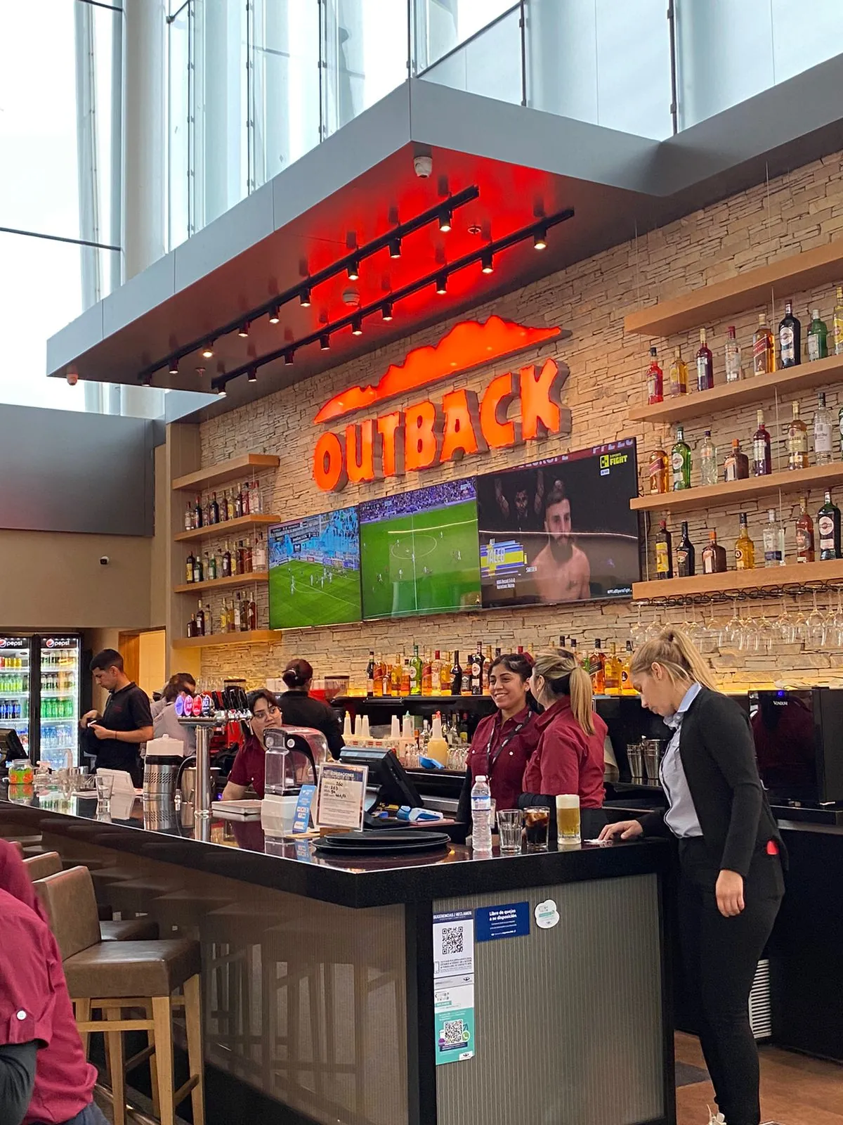 Barra de Outback Steakhouse en el Aeropuerto de Ezeiza